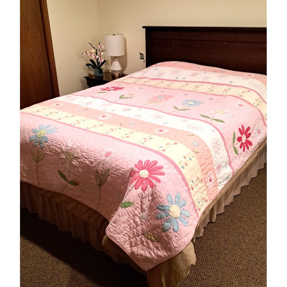 Pottery Barn Kids Cotton Daisy Garden Embroidered Appliqued Quilt Full/Queen